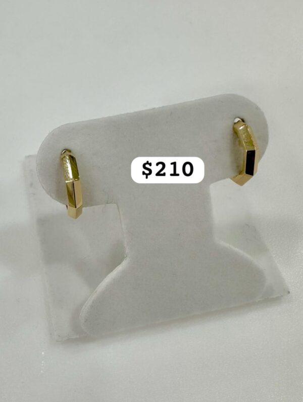 Aretes de Oro 14K – Diseño Geométrico Moderno