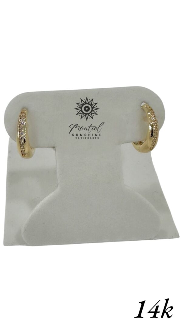 Product Aretes de Oro 14K con Zirconias – Elegancia Clásica
